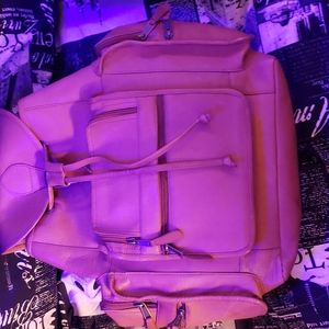 Clava columbian leather back pack